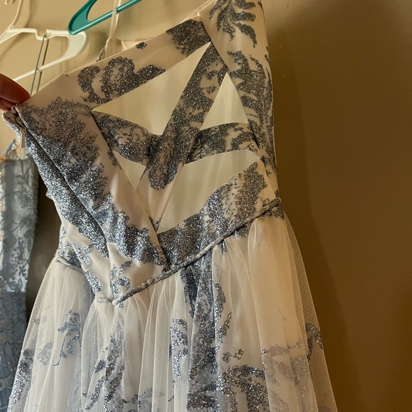 Prom Dress - Picture 4 of 5